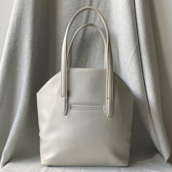 Matt & Nat white satchel - Picture 2 of 6